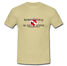 spearfishing is not a crime: le tee shirt